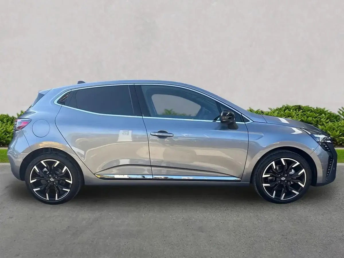 Neu Renault Clio V Techno 143 PS (105 kW) 2026 Grau Kleinwagen