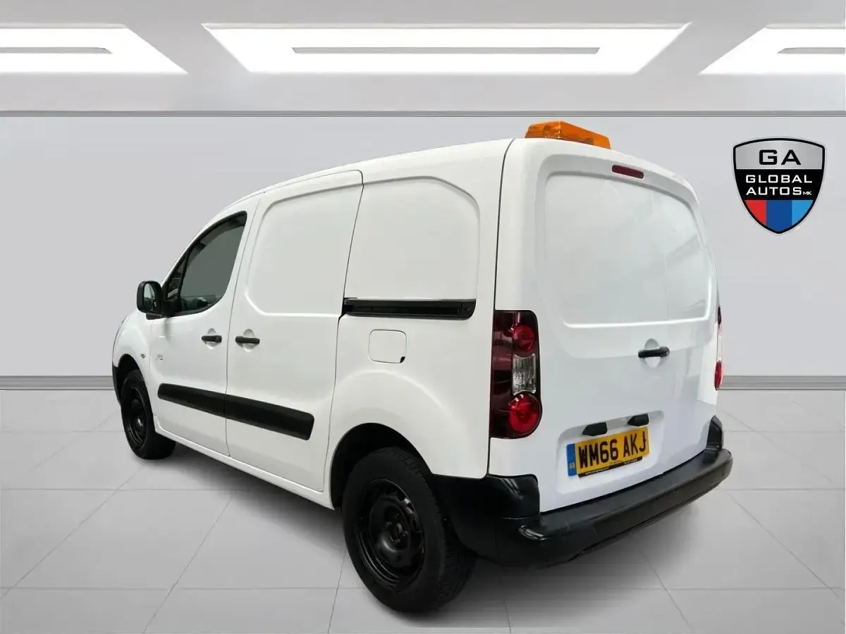Used Citroën Berlingo 49 kW (67 HP) 2016 White MPV