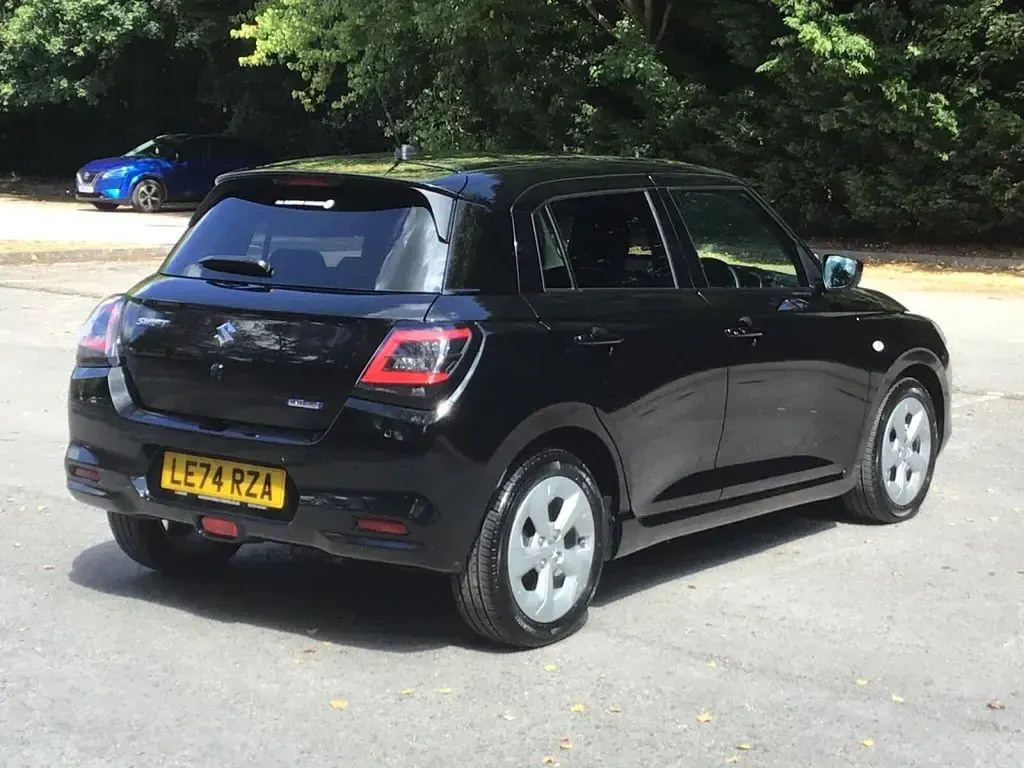 Used Suzuki Swift 82 HP (60 kW) 2025 Black pearl Hatchback