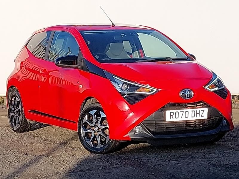 Used Toyota Aygo Trend 72 HP (52 kW) 2020 Red Hatchback