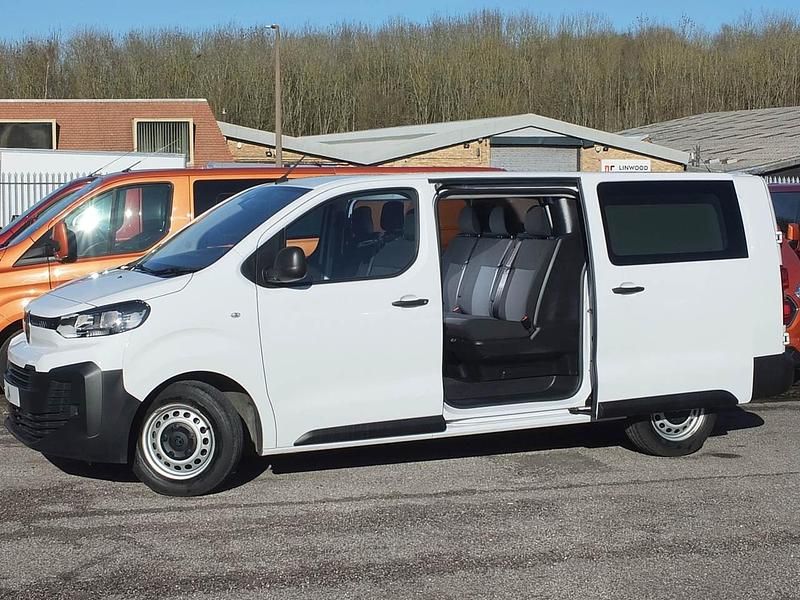 Used Citroën Dispatch 145 HP (106 kW) 2024 White MPV