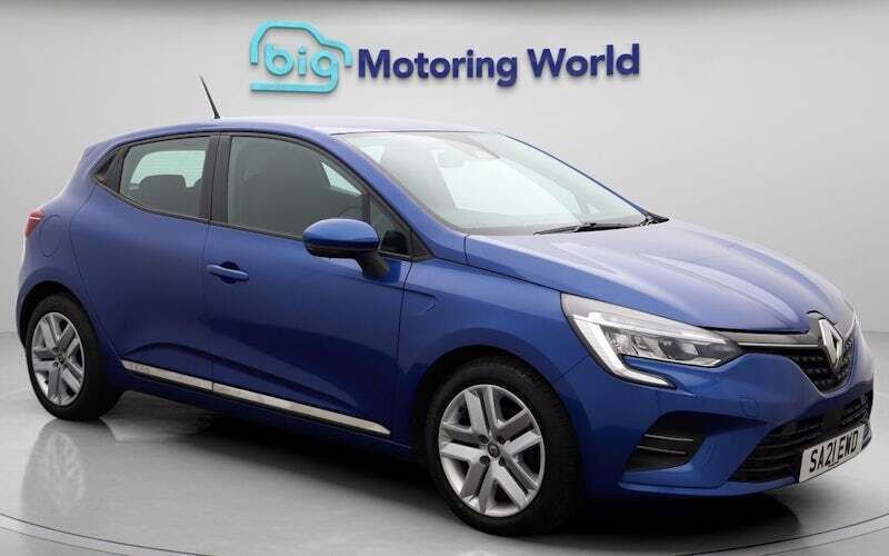 Used 2019 Renault Clio IV Play Hatchback | £10,000 (Fair price) - Image 1/4