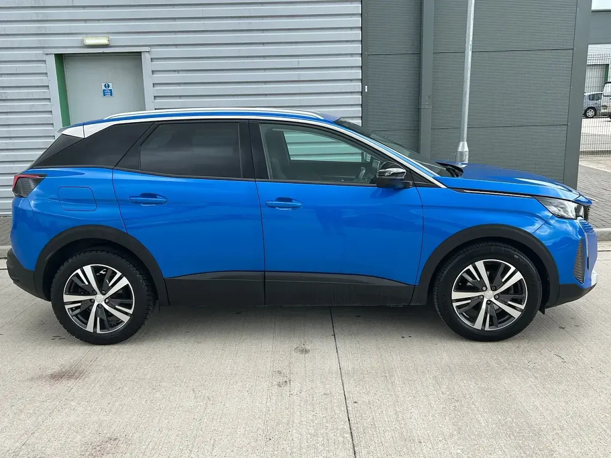 Used Peugeot 3008 Active+ 131 HP (96 kW) 2023 Blue SUV