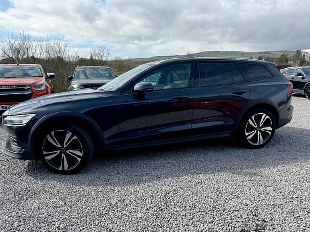 Used Volvo V60 CC 200 HP (147 kW) 2019 Grey Estate