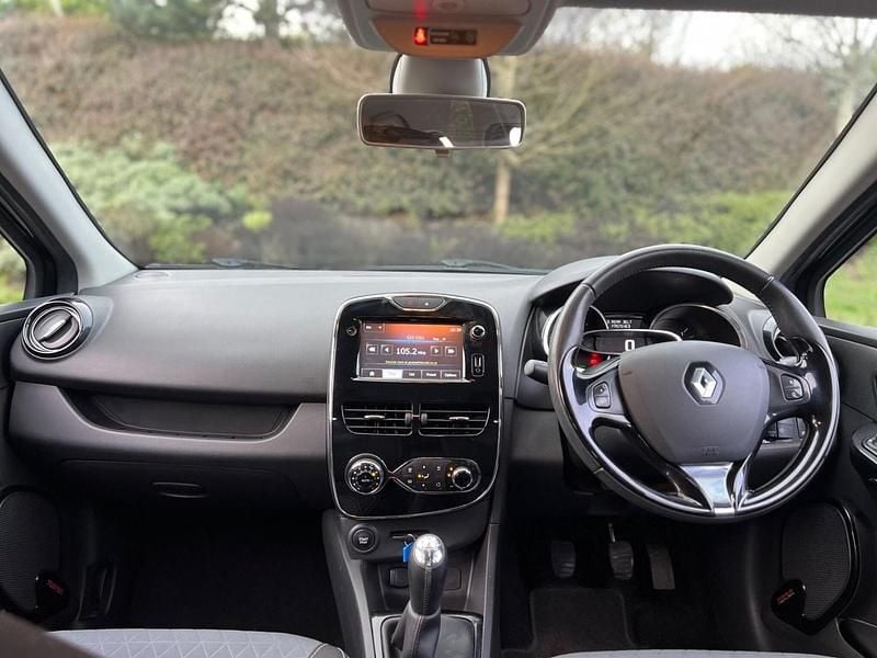 Used Renault Clio IV Dynamique 90 HP (66 kW) 2014 Black Hatchback