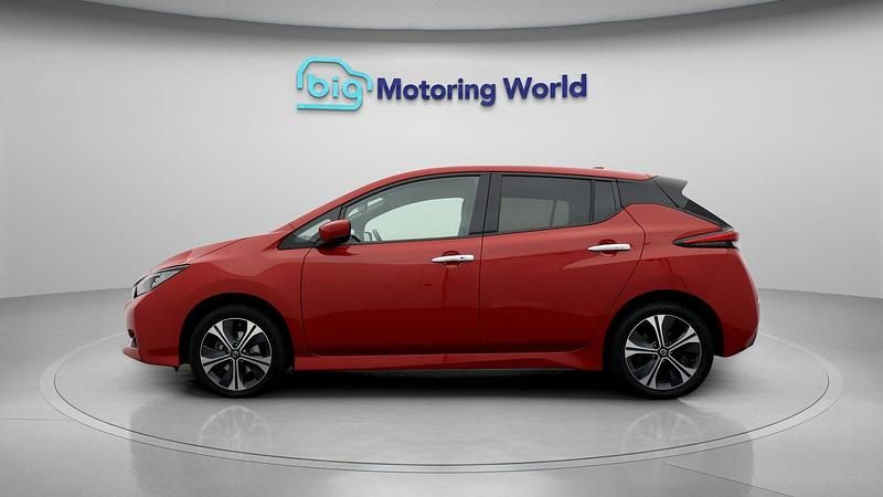 Used Nissan Leaf Tekna 160 kW (218 HP) 2021 Red Hatchback