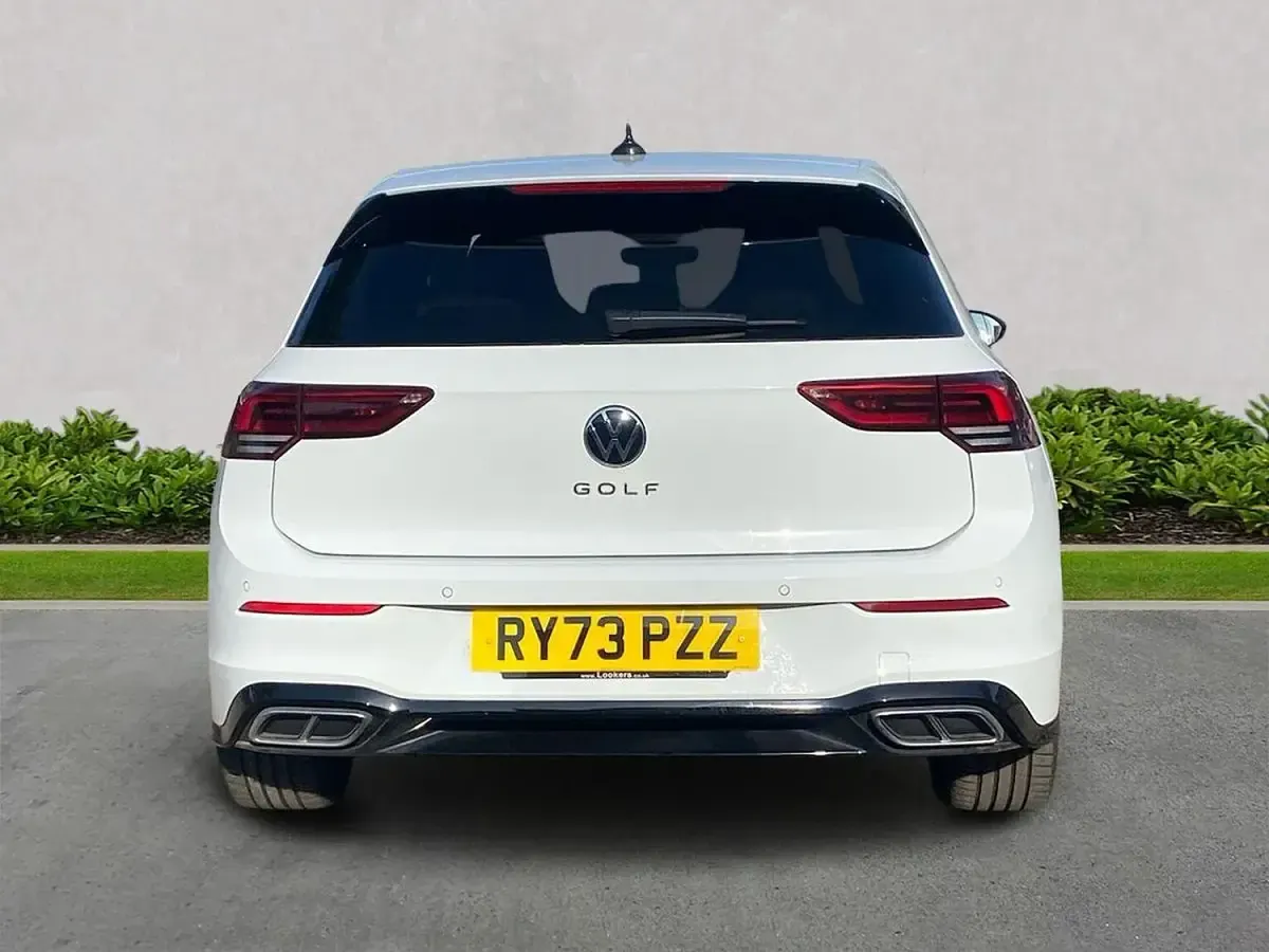 Used VW Golf VIII R-line 150 HP (110 kW) 2023 White Hatchback
