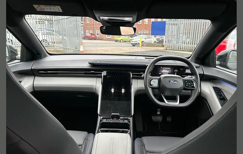 Usado Ford Explorer Premium 250 kW (340 HP) 2025 Preto SUV