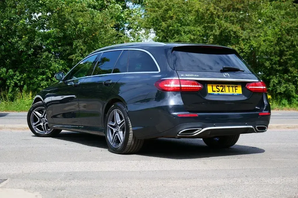 Used Mercedes E300 AMG line 306 HP (225 kW) 2021 Grey Estate