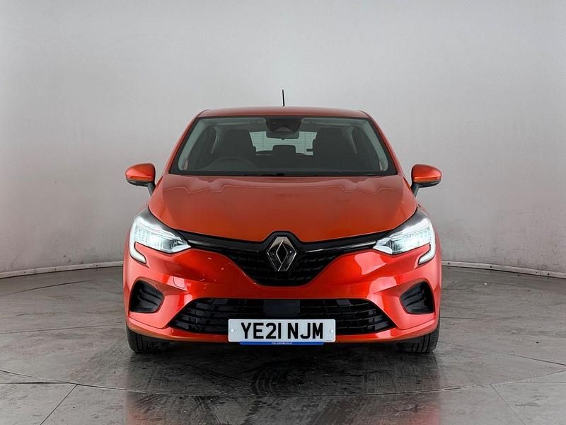 Used Renault Clio V Play 65 HP (47 kW) 2021 Orange Hatchback