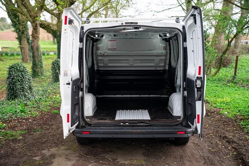 Used Vauxhall Vivaro 2018 White