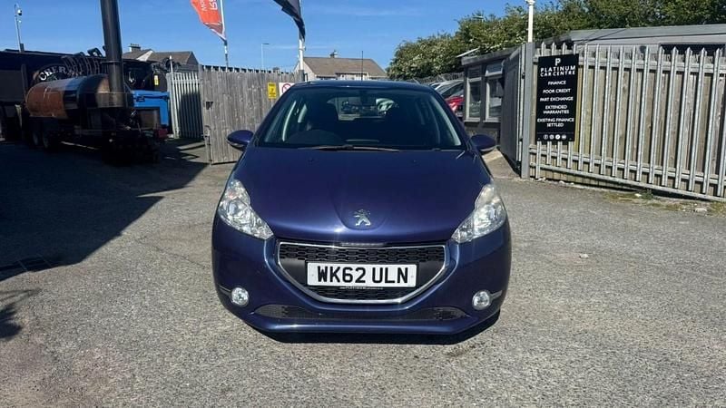 Second-hand Peugeot 208 Active 2012 Albastru Hatchback
