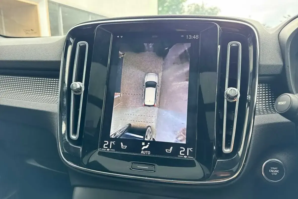 Used Volvo XC40 R-Design 188 HP (138 kW) 2019 SUV