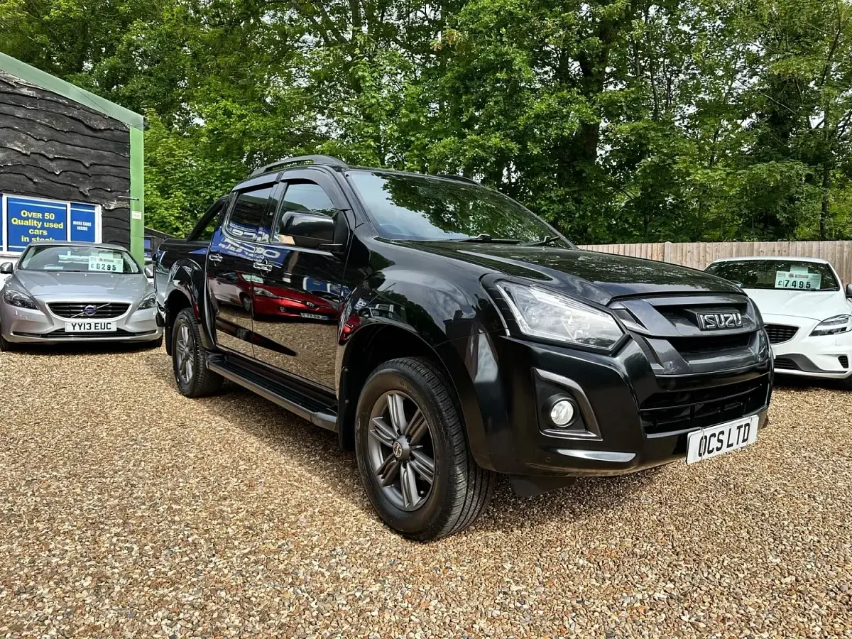 Used Isuzu D-Max 164 HP (120 kW) 2018 Black Pickup