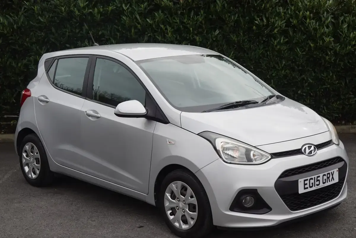 Used Hyundai i10 SE 87 HP (63 kW) 2015 Silver Hatchback