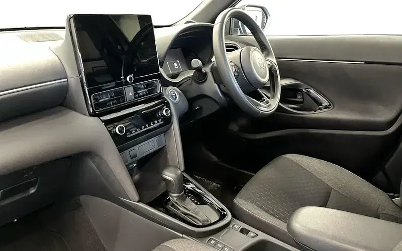 Used Toyota Yaris Cross Design 116 HP (85 kW) 2025 Grey SUV