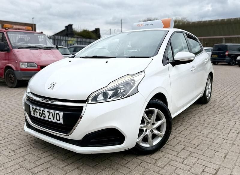 Used Peugeot 208 Active 2017 White Hatchback