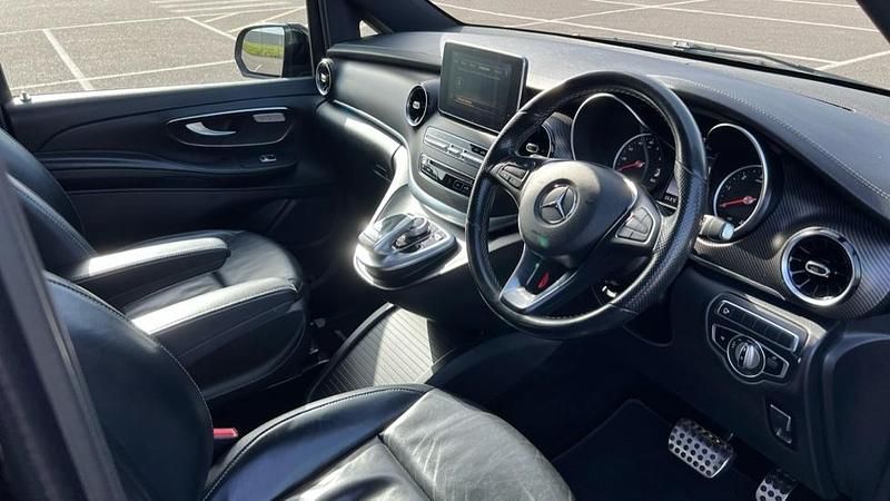 Used Mercedes V220 AMG line 163 HP (119 kW) 2020 Obsidian black MPV