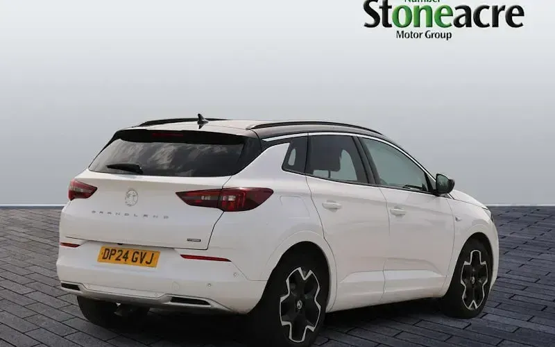 Used Vauxhall Grandland X Ultimate 224 HP (164 kW) 2024 White SUV
