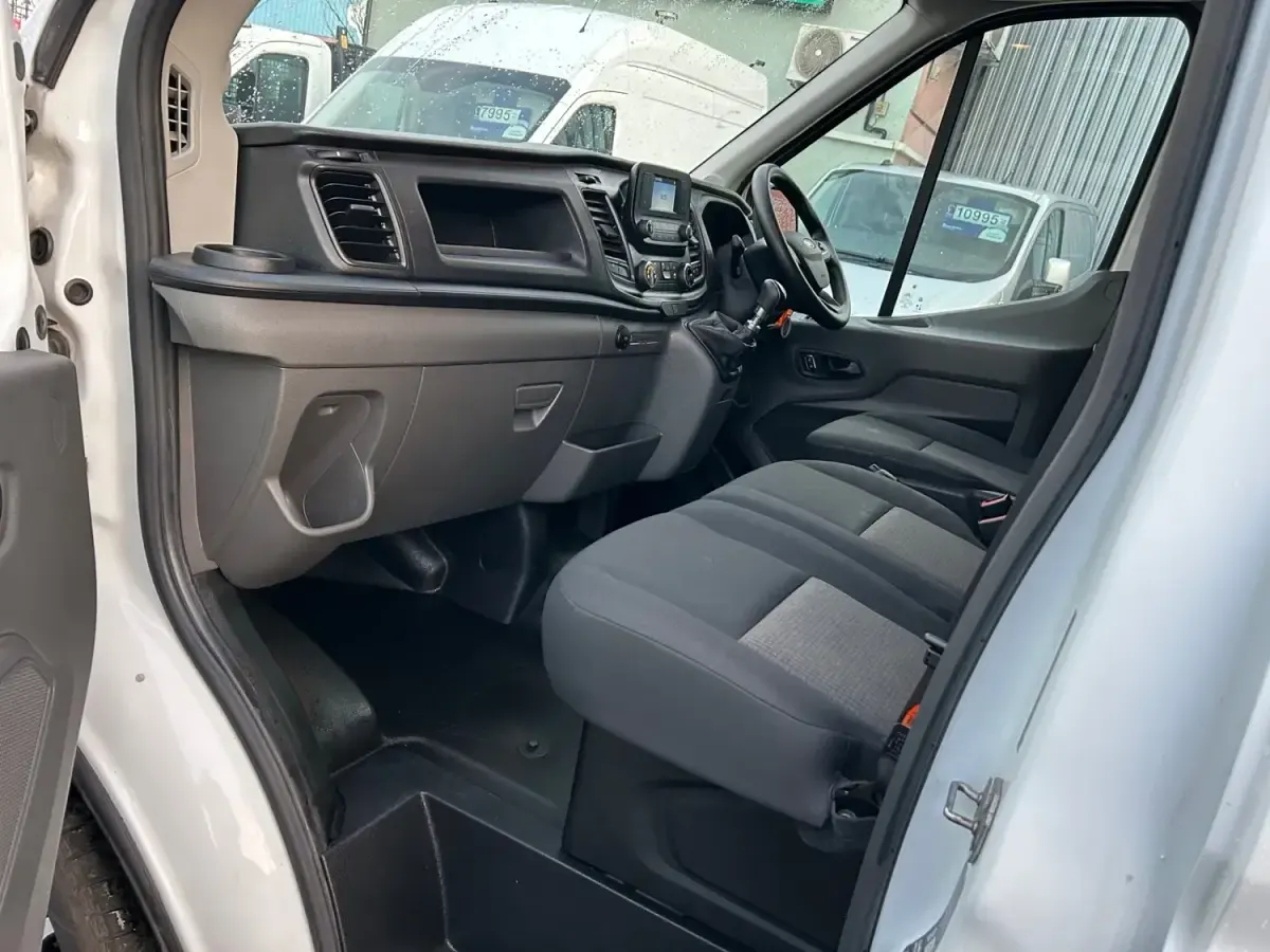 Usado Ford Transit 130 HP (95 kW) 2022 Branco Van