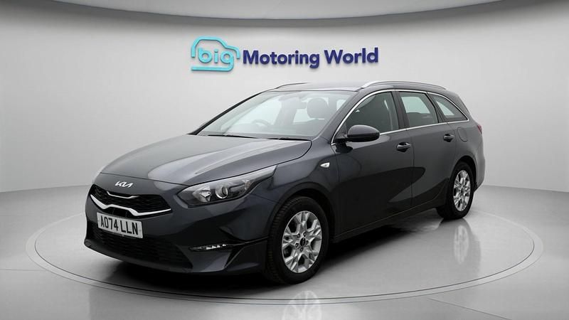 Used Kia Ceed 2024 Grey Hatchback