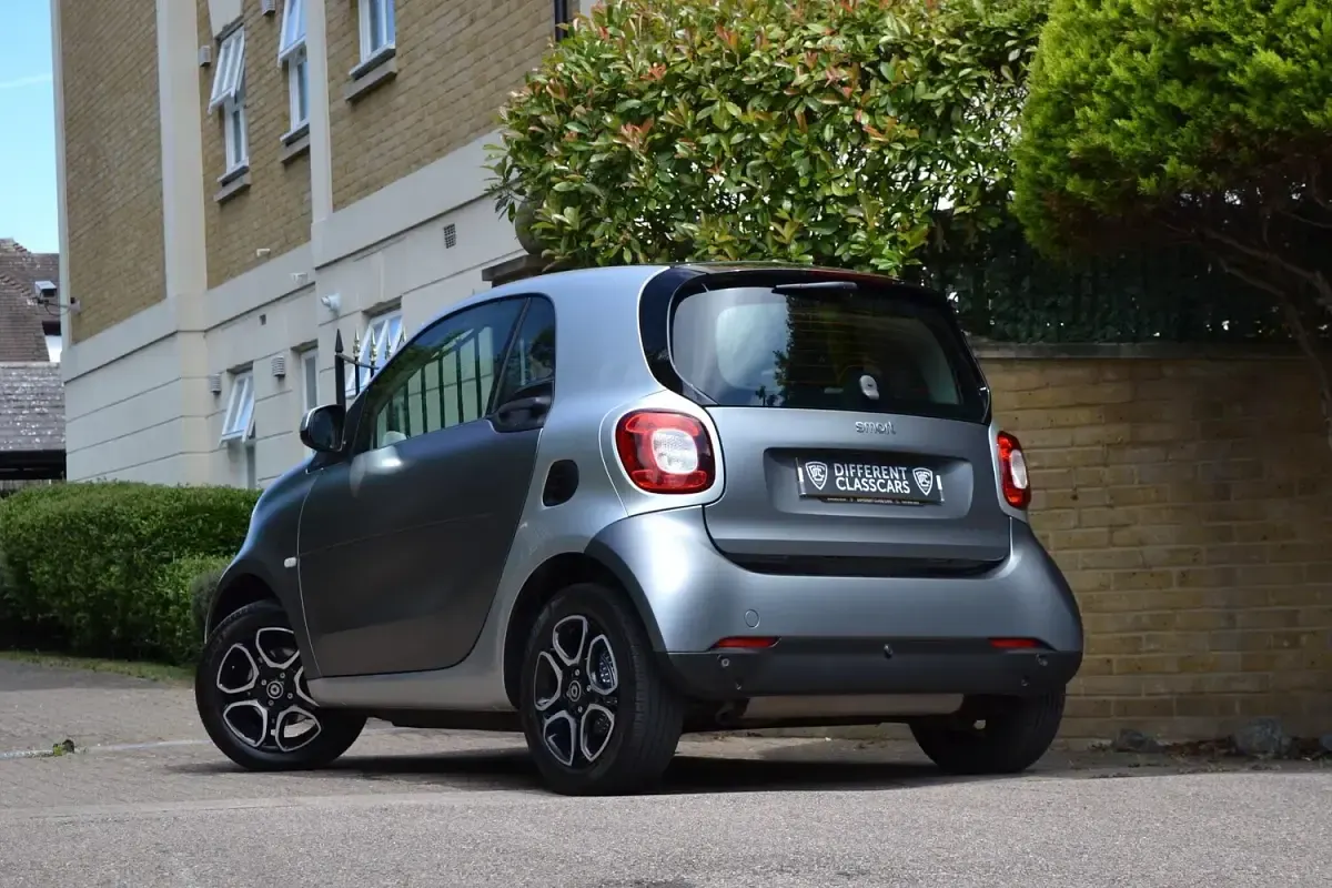 Used Smart ForTwo Coupé Premium 90 HP (66 kW) 2018 Silver Coupe