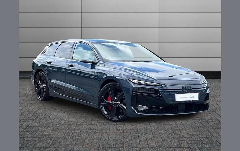 Blue Used 2025 Audi e-tron Performance SUV | £68,491 - Image 1/4