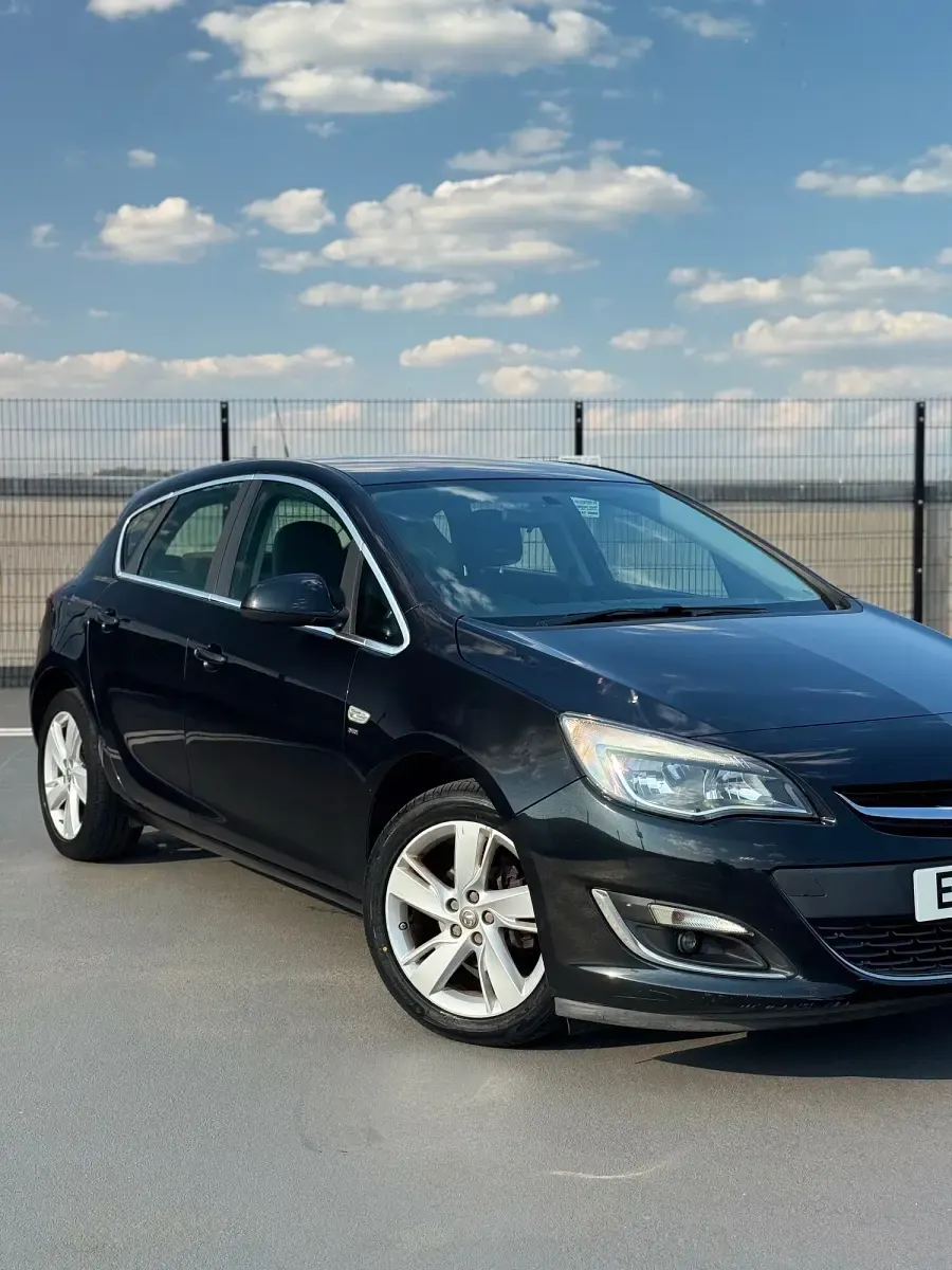 Used Vauxhall Astra SRi 2015 Black Hatchback