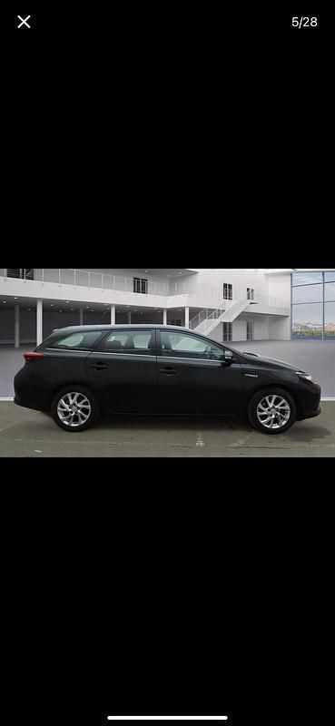 Used Toyota Auris Hybrid Business Edition 2016 Black Estate