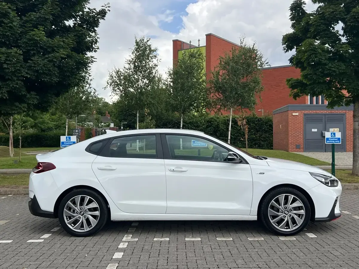 Used Hyundai i30 N Line 120 HP (88 kW) 2019 White Hatchback