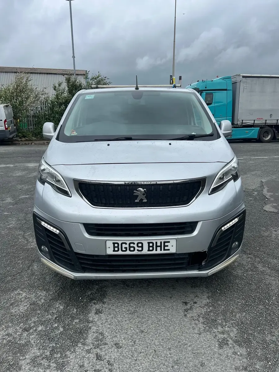 Used Peugeot Expert 2019 Silver Van