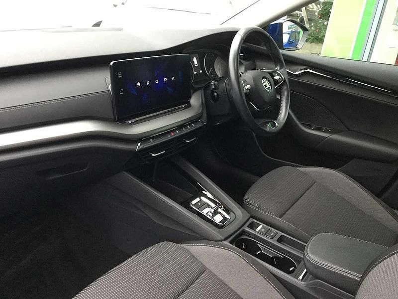 Used Skoda Octavia SE 81 HP (59 kW) 2022 Race blue metallic Estate