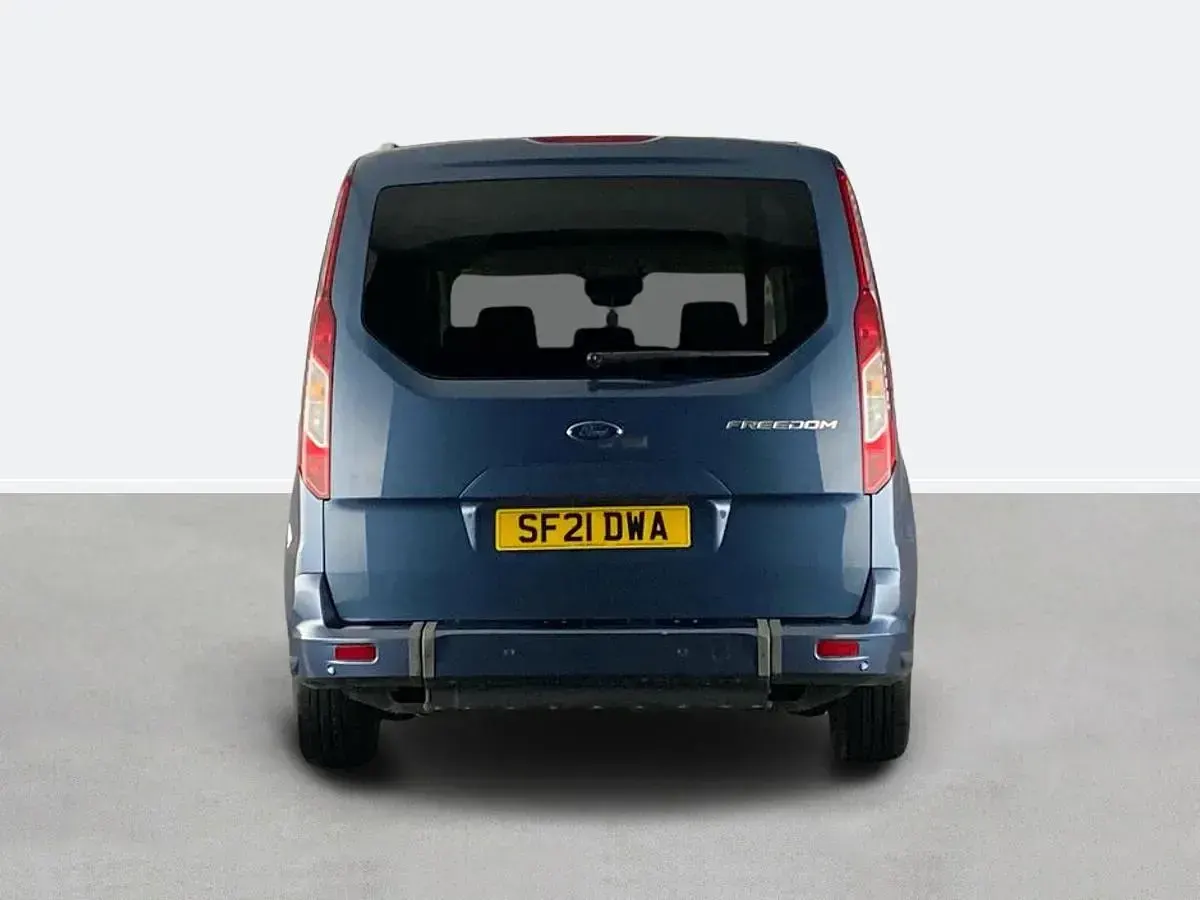 Used Ford Grand Tourneo Connect Titanium 120 HP (88 kW) 2021 Blue MPV