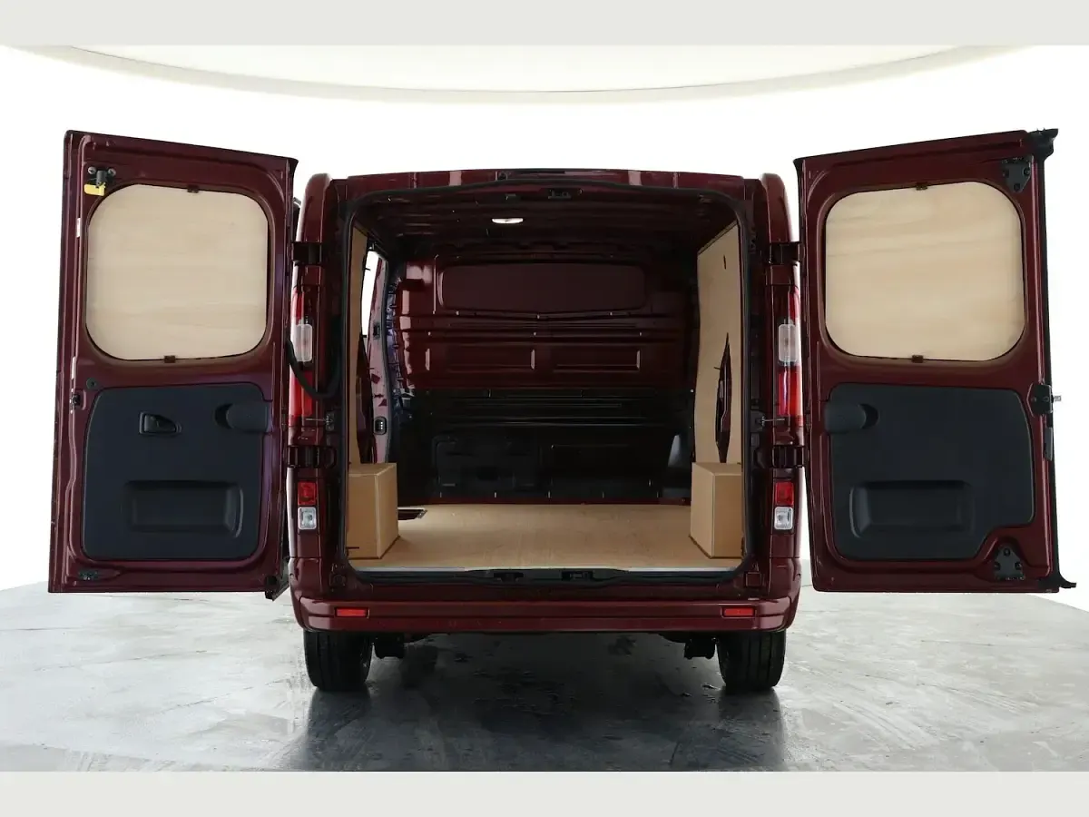 New Renault Trafic 2026 Red