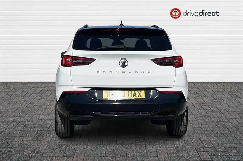 Used Vauxhall Grandland X S 130 HP (95 kW) 2023 White SUV
