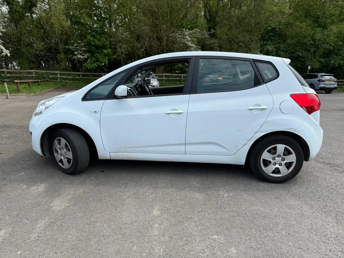 Used Kia Venga Air 90 HP (66 kW) 2014 White Hatchback
