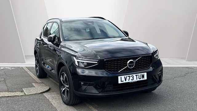 Used 2024 Volvo XC40 Plus SUV | £28,154 (Good price) - Image 1/3