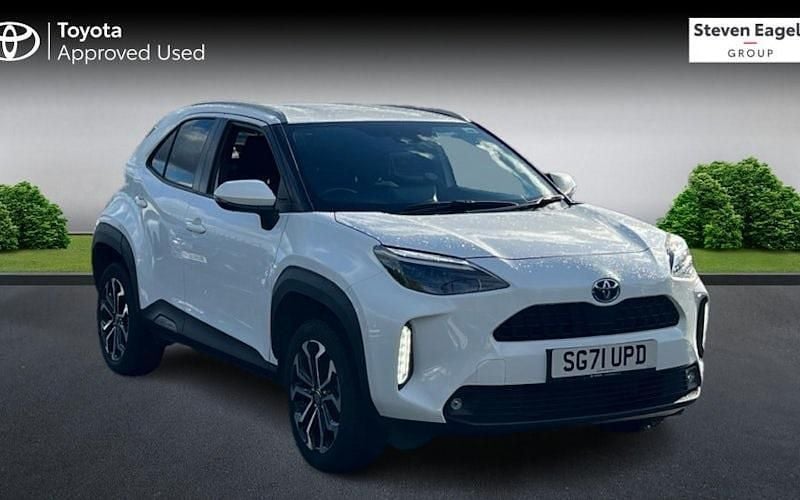 Used 2025 Toyota Yaris Hybrid Design Estate | £19,462 (Super price) - Image 1/4