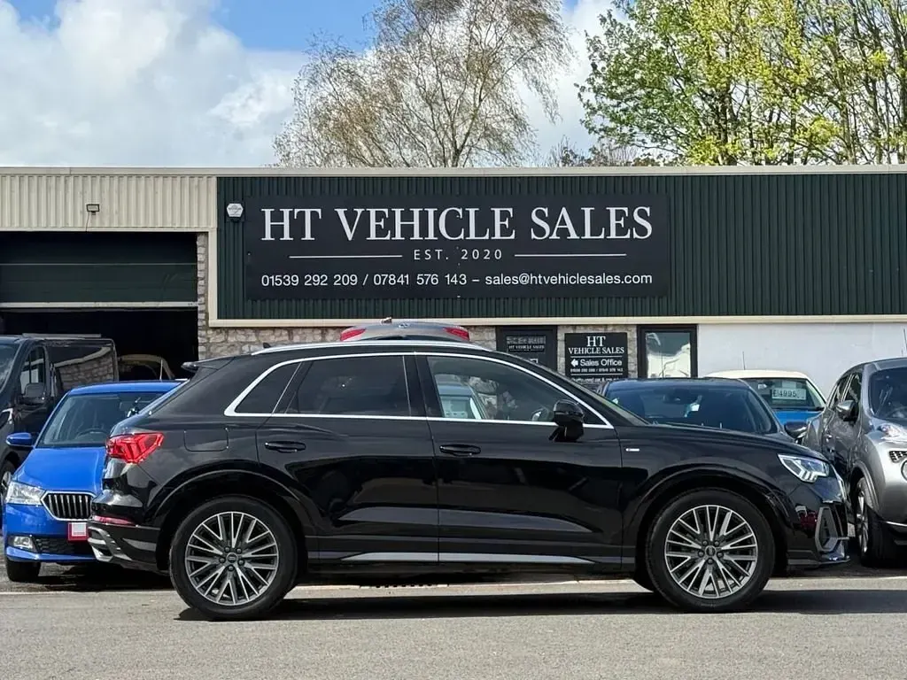 Usado Audi Q3 S-Line 150 HP (110 kW) 2024 Preto SUV