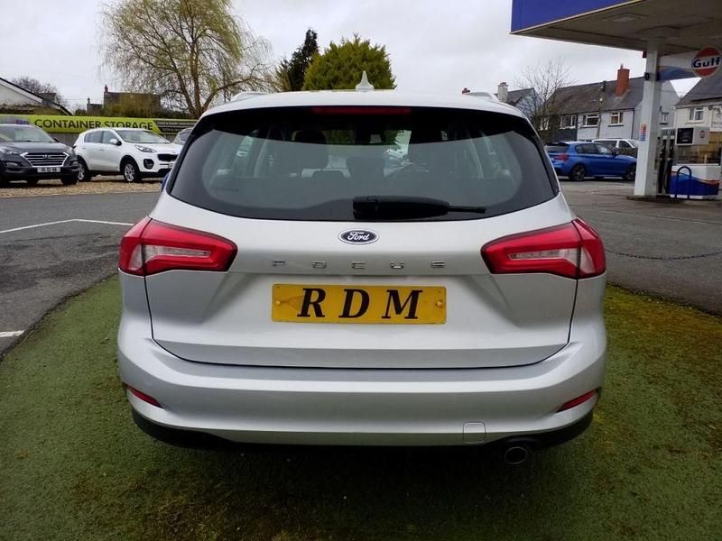 Begagnad Ford Focus Zetec 95 HK (69 kW) 2025 Grå Kombi