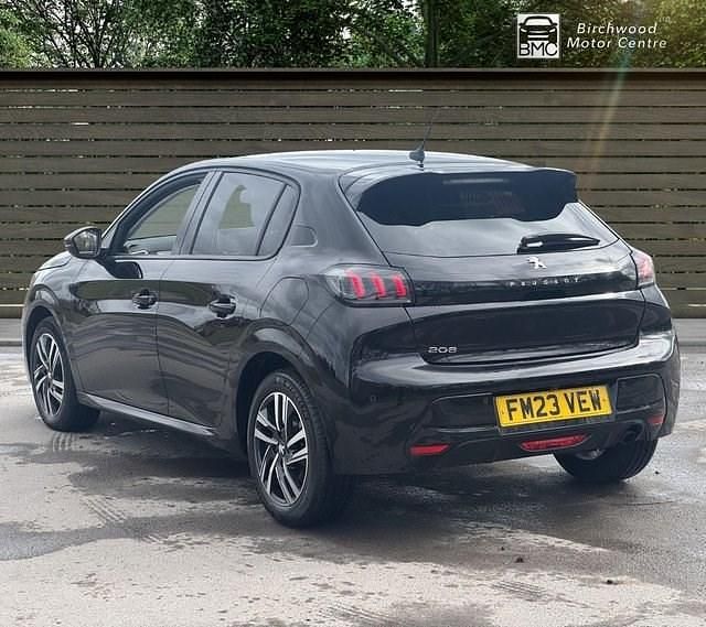 Used Peugeot 208 Allure+ 100 HP (73 kW) 2023 Black Hatchback