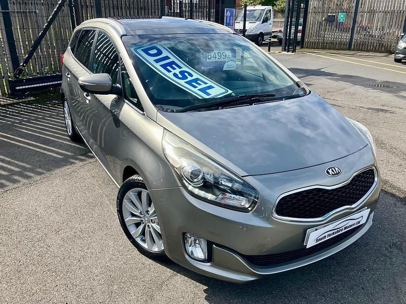 Silver Used 2015 Kia Carens MPV | £6,490 (A bit pricey) - Image 1/4