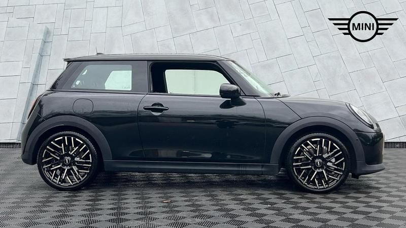 Used Mini Cooper S Hatch 201 HP (147 kW) 2024 Black Hatchback