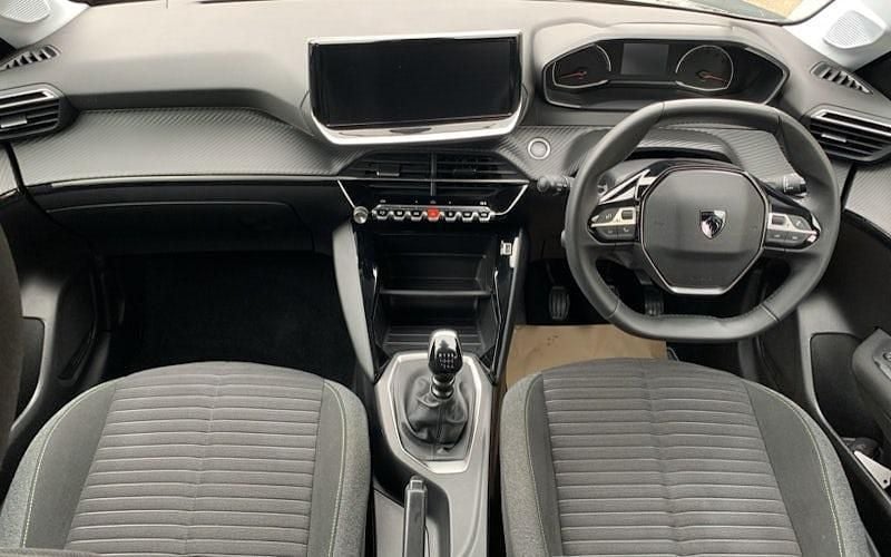 Used Peugeot 208 Active 102 HP (75 kW) 2024 Hatchback