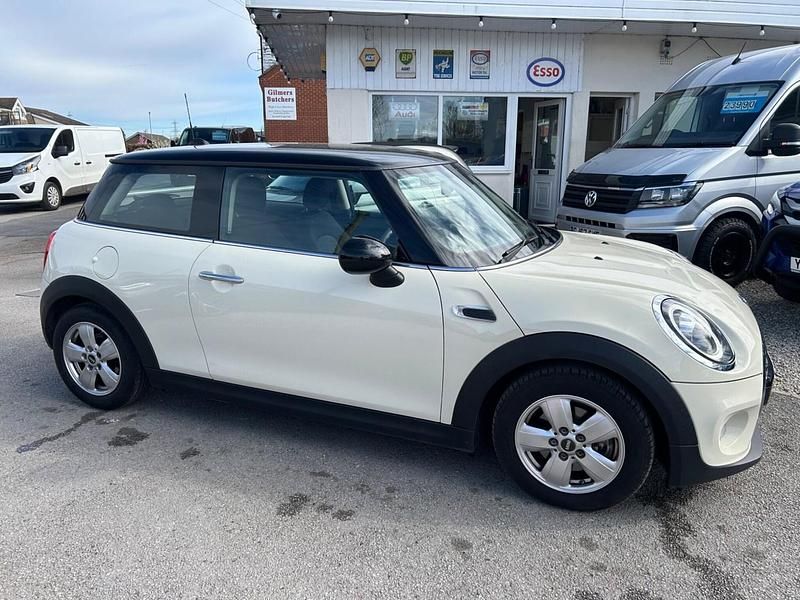 Used Mini Cooper Hatch 2018 White Hatchback