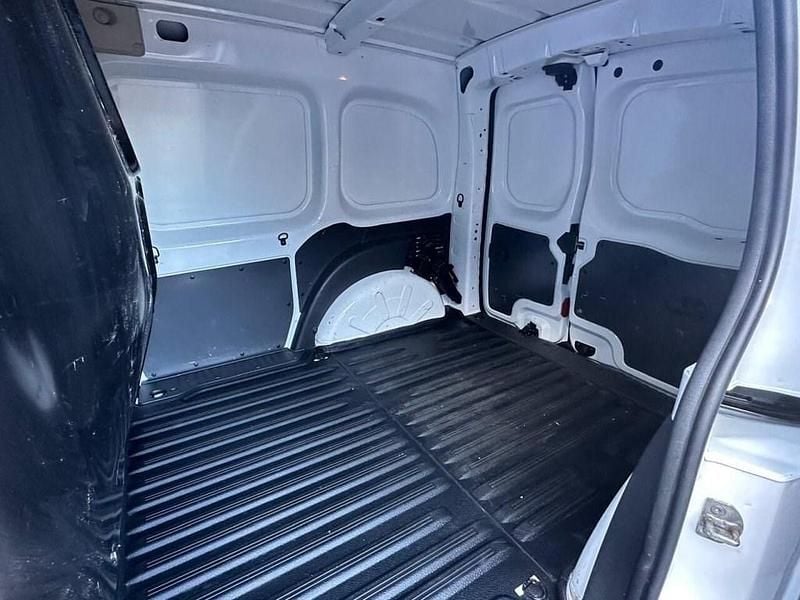 Used Nissan NV250 Acenta 115 HP (84 kW) 2021 White Van