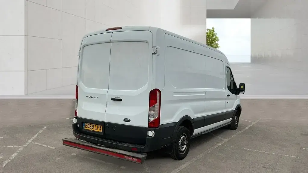Usado Ford Transit 105 HP (77 kW) 2018 Branco Van