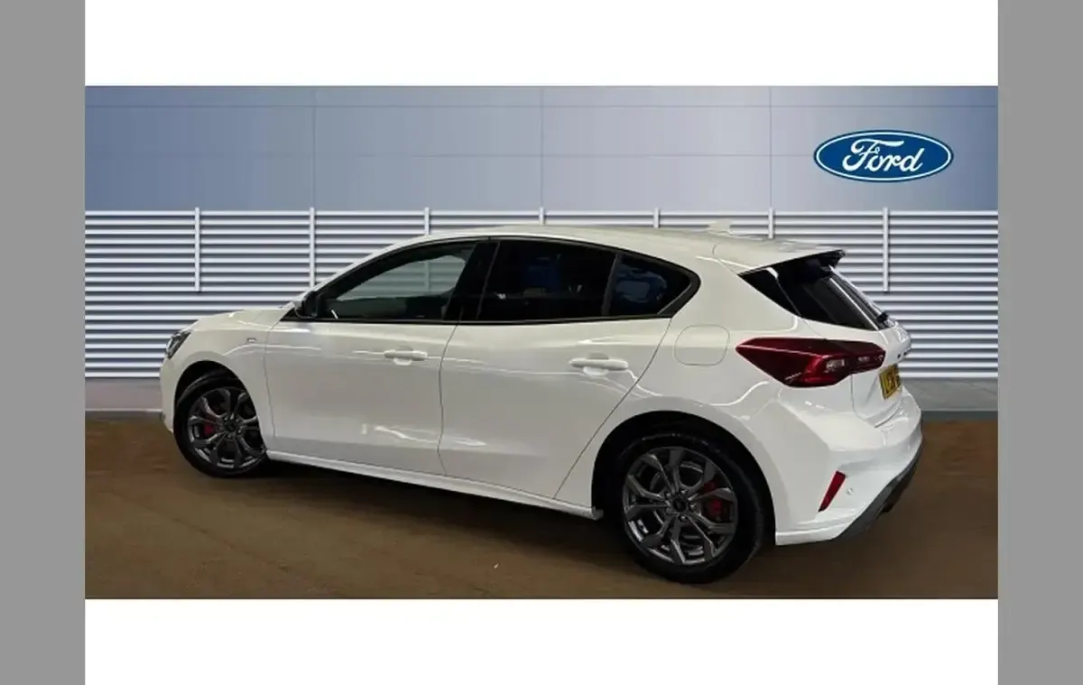 New Ford Focus ST-Line 153 HP (112 kW) 2026 White Hatchback