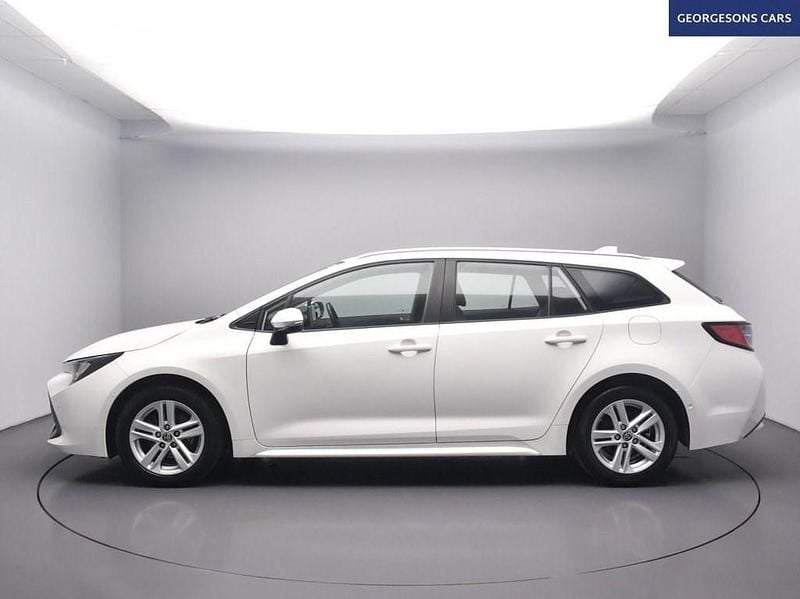 Used Toyota Corolla 122 HP (89 kW) 2022 White Estate