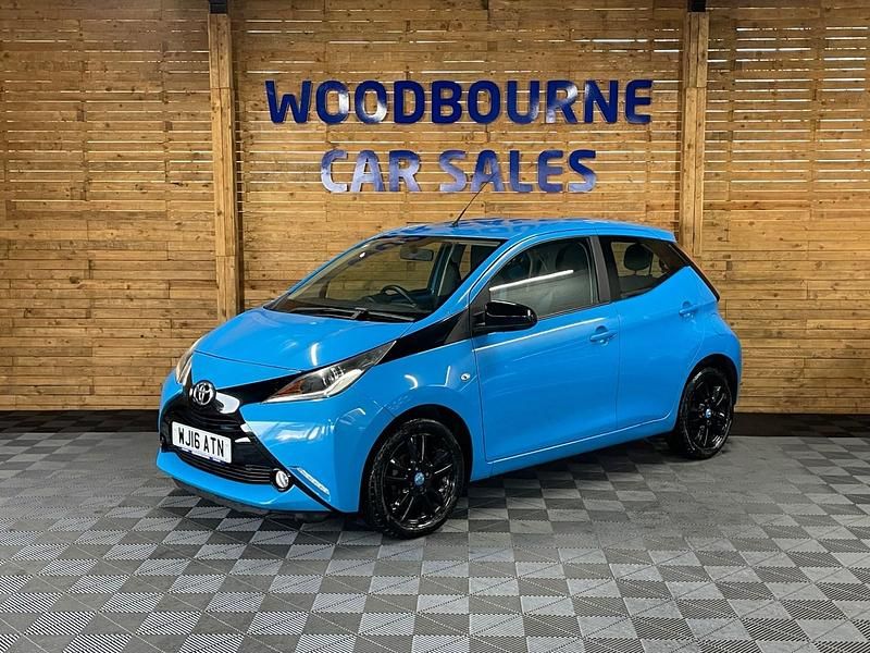Used Toyota Aygo X-cite 69 HP (50 kW) 2016 Blue Hatchback